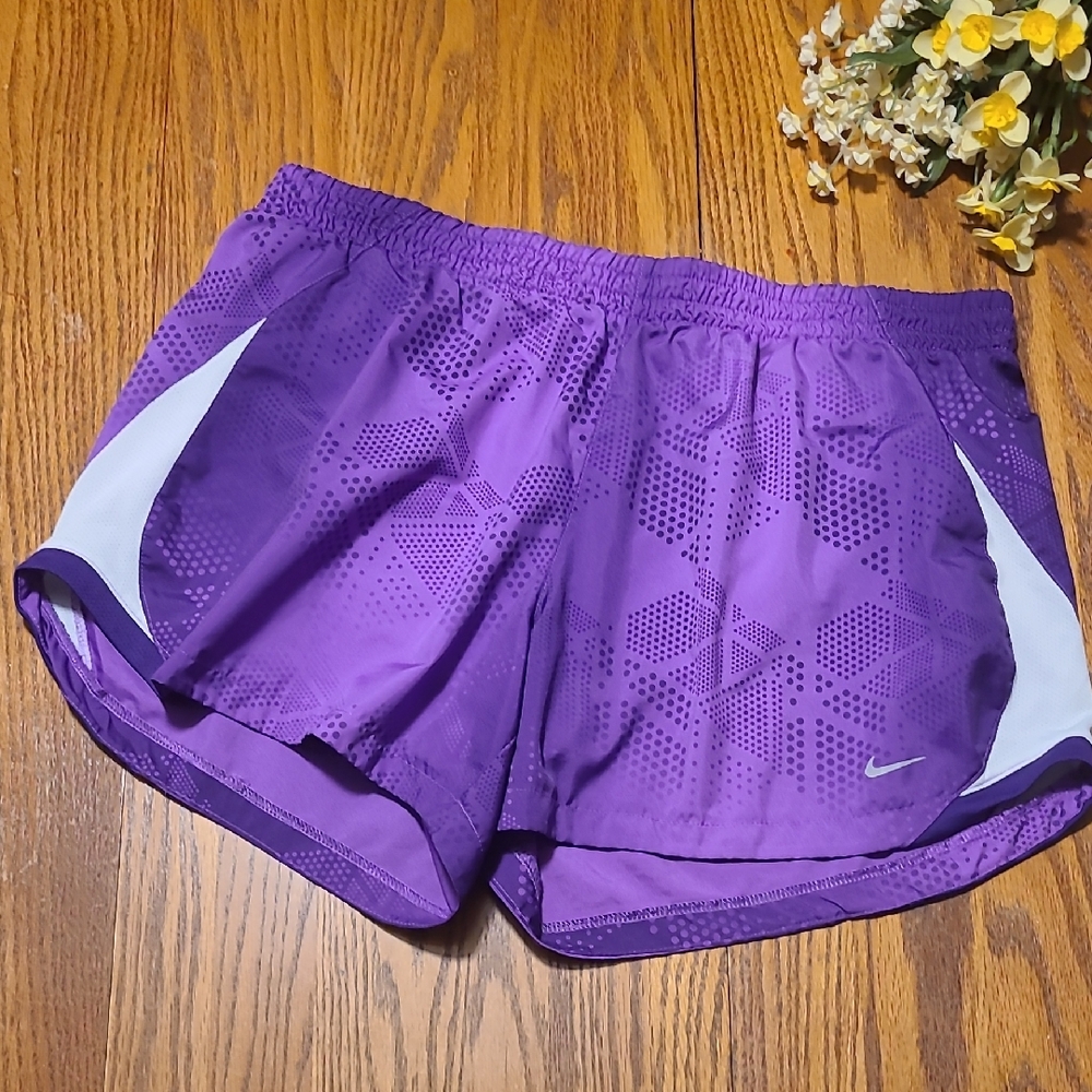 Nike Women's Athletic Shorts in Purple and White - Size XL